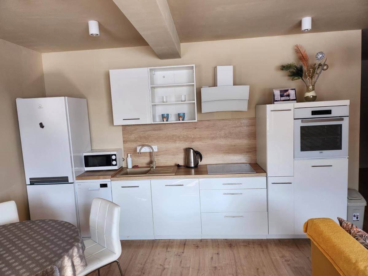 Apartman Greenside Michalovce Bagian luar foto